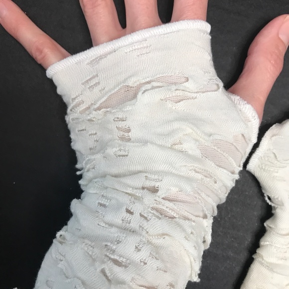 White Mummy Gloves Mens Hand Covers Bandage Arm Covers Ghost Zombie Ripped Biker - Picture 3 of 6